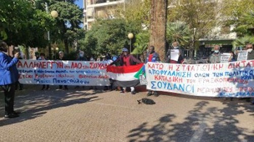 Από τη διαμαρτυρία των Σουδανών μεταναστών στην Αθήνα ενάντια στο νέο στρατιωτικό πραξικόπημα