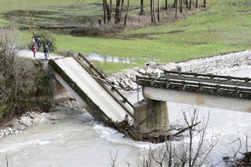 Η γέφυρα Τριαντάφυλλου που κατέρρευσε στην Ηπείρο