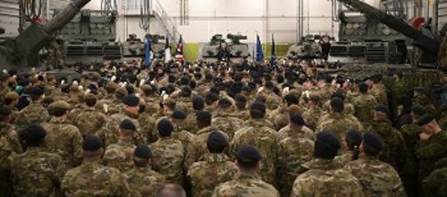 Ο γγ του ΝΑΤΟ σε ΝΑΤΟική βάση στην Εσθονία, ενώ αυξάνονται συνεχώς οι δυνάμεις της λυκοσυμμαχίας στην Αν. Ευρώπη