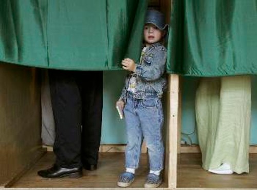 Στιγμιότυπο από τις εκλογές στη Λιθουανία