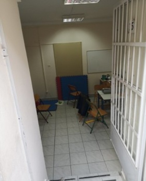 Ο υπόγειος χώρος όπου διδάσκεται η Θεατρική Αγωγή
