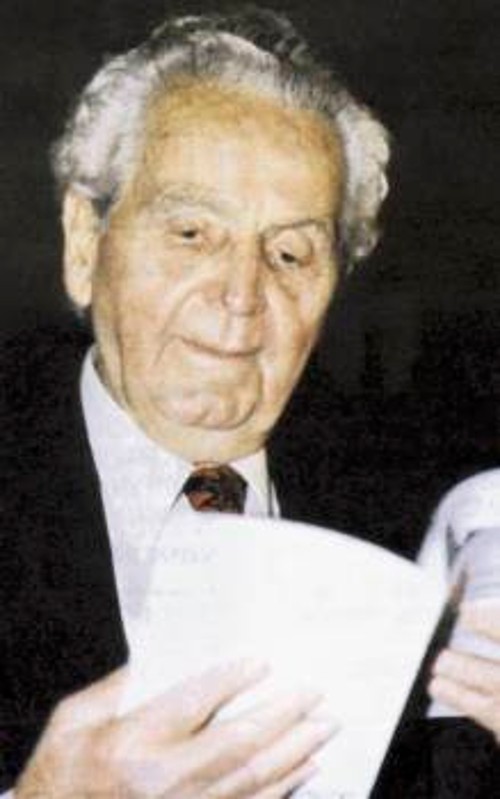 Ο τυπογράφος Λάμπης Ράππας (1912-2004), με το ψευδώνυμο Λ. Ιωάννου, υπέγραψε καμουφλαρισμένο πρωτοσέλιδο άρθρο - για τον φόβο της βρετανικής λογοκρισίας - υπέρ του Εθνικού Απελευθερωτικού Μετώπου