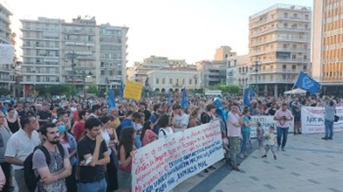 Από τη μεγάλη συγκέντρωση που οργάνωσε η δημοτική αρχή για το «Καραμανδάνειο»