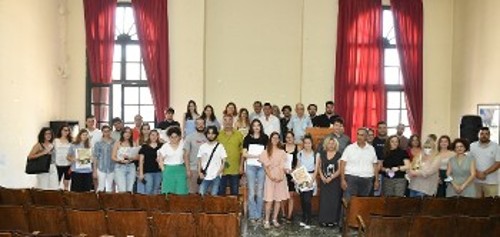 Από την τιμητική εκδήλωση που διοργάνωσε ο δήμος Πατρέων προς τους εκπαιδευτικούς του Λαϊκού Φροντιστηρίου