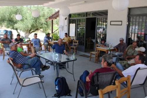 Από τη συζήτηση με σταφιδοπαραγωγούς στο Περιστέρι Ηλείας
