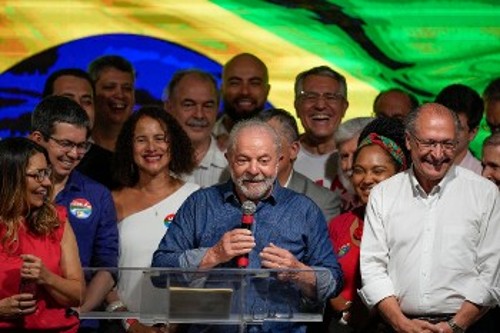 Ο Λούλα επαναφέρει τις αυταπάτες για έναν «πιο ανθρώπινο» καπιταλισμό