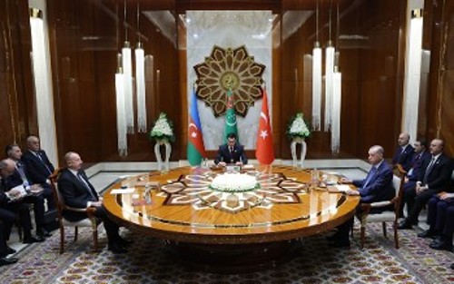 Από την πρόσφατη Σύνοδο Κορυφής Τουρκμενιστάν - Τουρκίας - Αζερμπαϊτζάν