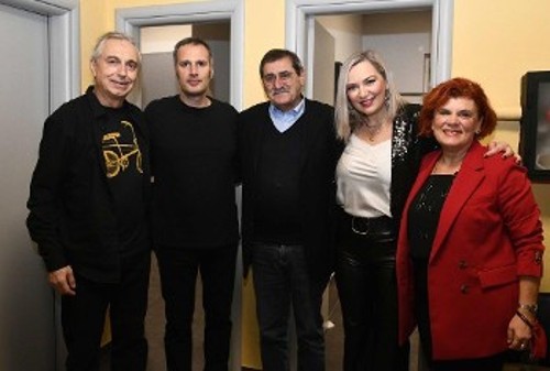 Ο Κ. Πελετίδης και η Κ. Γεροπαναγιώτη με τους Γ. Κατσίκα, Μ. Ανδρουλιδάκη και Ρίτα Αντωνοπούλου