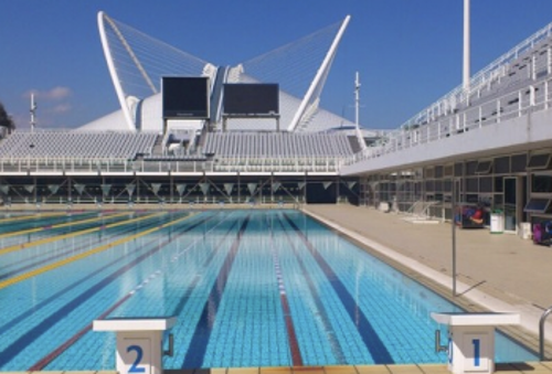 Παρέα με σκουλήκια υποχρεώνονται να κολυμπήσουν αθλούμενοι και αθλητές στις πισίνες του ΟΑΚΑ...