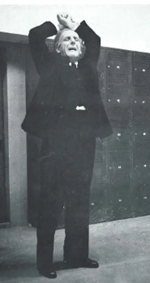 Στον ρόλο του πατέρα στο έργο του Κλίφορντ Οντετς, «Το παιδί με τη χρυσή καρδιά», το 1939, με τον Θίασο Κοτοπούλη (αρχείο περιοδικού «Θέατρο»)