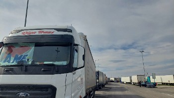 Το τεράστιο κομβόι της αλληλεγγύης ταξιδεύει προς τον προορισμό του
