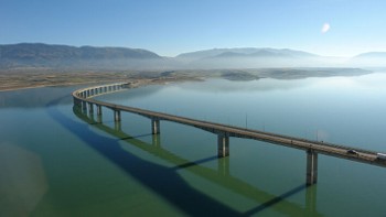 Πάνω από 50 χρόνια έχει να συντηρηθεί η δεύτερη μεγαλύτερη γέφυρα της χώρας!
