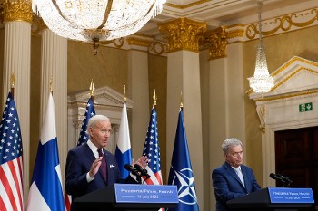 Η Φινλανδία είναι ένα «εξαιρετικό απόκτημα» για το ΝΑΤΟ, δήλωσε από το Ελσίνκι ο Μπάιντεν