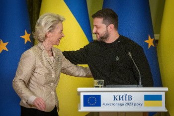 Από τη συνάντηση του Β. Ζελένσκι με την πρόεδρο της Κομισιόν στο Κίεβο