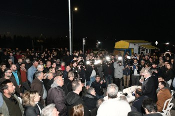 Ο Δ.Κουτσούμπας στο Μπλόκο στον Πλατύκαμπο Λάρισας