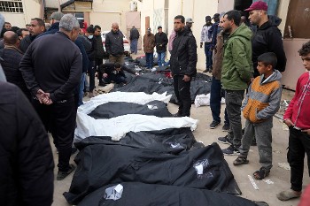 Συνεχίζεται η μαζική σφαγή στη Γάζα με τον αριθμό των νεκρών παιδιών να ανεβαίνει