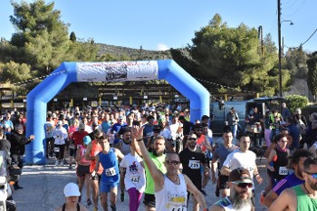 Εκατοντάδες δρομείς ξεκινούν από το Χαϊδάρι