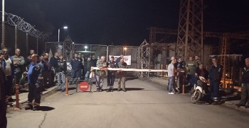 Κατειλημμένο το εργοστάσιο στη Λάρυμνα