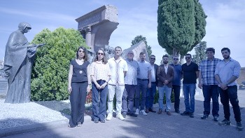 Οι αντιπροσωπείες στο μνημείο για τους Σοβιετικούς εθελοντές στις Διεθνείς Ταξιαρχίες
