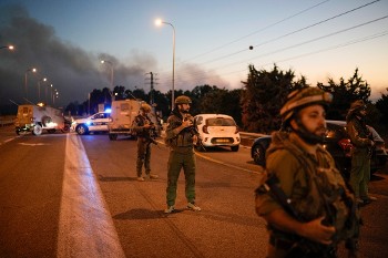 Ισραηλινοί στρατιώτες μπλοκάρουν πέρασμα στη μεθόριο με τον Λίβανο