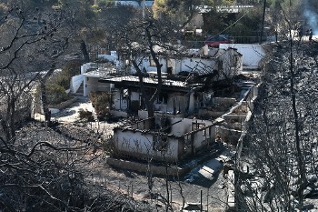 Το μαύρο και οι κατεστραμμένοι κόποι μιας ζωής ξανά στο προσκήνιο