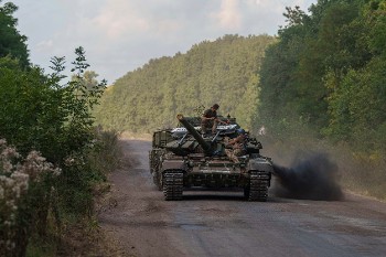 Ουκρανικά - «δυτικά» άρματα μέσα στη ρωσική επικράτεια κοντά στα σύνορα