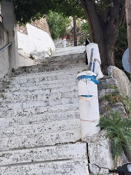 80 σκαλιά καλούνται να ανέβουν μαθητές ΑμεΑ!