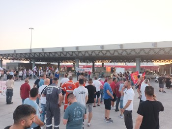 Από την προχτεσινή απεργιακή συγκέντρωση στο λιμάνι