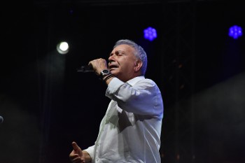 Μανώλης Μητσιάς