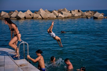 Αφόρητη η ζέστη στη Βαρκελώνη
