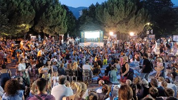 Χιλιάδες παιδιά με τις οικογένειές τους στην εκδήλωση