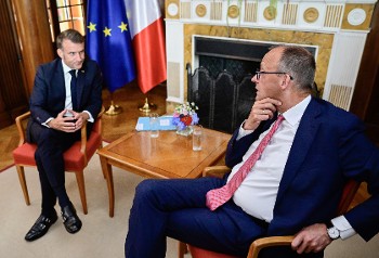 Από τη συνάντηση του Μερτς με τον Μακρόν στο Βερολίνο