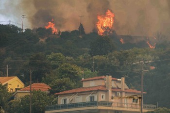 Το επιλεκτικά ανίκανο αστικό κράτος ...έφερε τη φωτιά μέσα στην πόλη