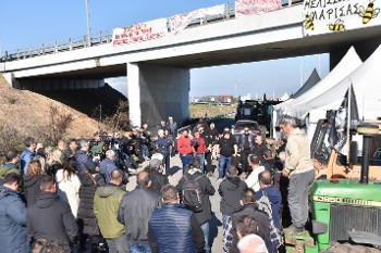 Το μπλόκο της Λάρισας συζητά για τον αγώνα
