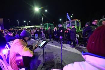 Ρεβεγιόν στα μπλόκα