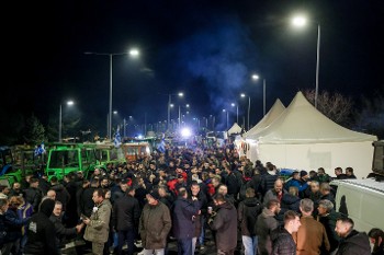 Η μαζικότερη συνέλευση των τελευταίων ημερών ήταν η χτεσινή στο μπλόκο της Λάρισας