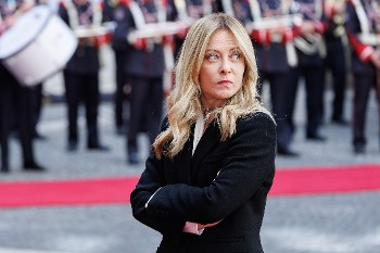 Στην Ιταλία (στη φωτ. η πρωθυπουργός Τζ. Μελόνι) μεγαλώνει η δυσπιστία για το Σύμφωνο Σταθερότητας