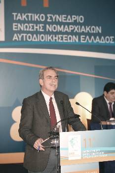 Ο Σπύρος Χαλβατζής στο βήμα του συνεδρίου