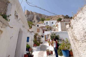 Μια ξεχωριστή «νότα» της Πλάκας, είναι η συνοικία των Αναφιωτών
