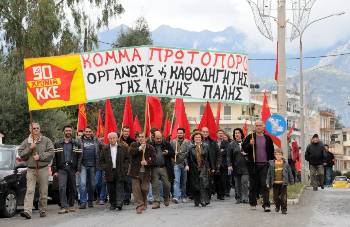 Στο βάθος διακρίνεται ο Ταΰγετος, ένα από τα βουνά του Μοριά όπου στήθηκαν αξιόμαχα λημέρια των μαχητών του ΔΣΠ