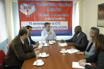 Από τη συνάντηση στα γραφεία της ΠΣΟ