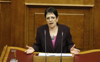 Η ΓΓ της ΚΕ του ΚΚΕ στη χθεσινή προ ημερησίας διάταξης συζήτηση στη Βουλή