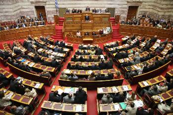 Οπως και στο νόμο περί ευθύνης υπουργών, έτσι και στο «πόθεν έσχες» των βουλευτών, η κυβέρνηση προτείνει επιδερμικές αλλαγές για να συντηρήσει την προπαγάνδα της δήθεν «αυτοκάθαρσης» του αστικού πολιτικού συστήματος