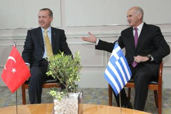 Το κάρο της ελληνοτουρκικής προσέγγισης σέρνεται από το άλογο των μονοπωλιακών και ΝΑΤΟικών συμφερόντων. Από αυτή τη σκοπιά, η όποια διευθέτηση εμπεριέχει το σπέρμα μελλοντικών εντάσεων στην περιοχή