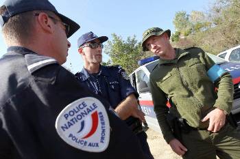 Δυνάμεις της FRONTEX σε ρόλο κυνηγού κεφαλών των μεταναστών και προσφύγων που γεννά ο ιμπεριαλισμός