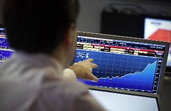 Τα μέτρα του Μεσοπρόθεσμου δεν έχουν στόχο να καλύψουν το χρέος και τα ελλείμματα της πλουτοκρατίας, αλλά να κάνουν ακόμα πιο φτηνή την εργατική δύναμη, για λογαριασμό της κερδοφορίας του κεφαλαίου