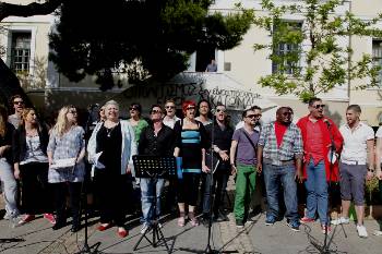 Από εκδήλωση- συμπαράσταση καλλιτεχνών στο Θεατρικό Μουσείο (5/2011)