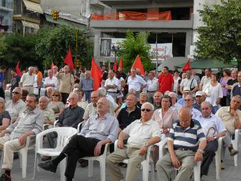 Από τη χτεσινή συγκέντρωση στη Θεσσαλονίκη. Στο βήμα, ο Κώστας Αβραμόπουλος