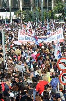 Η παρέμβαση του λαού με ταξική οργάνωση και ισχυρό ΚΚΕ είναι η μόνη που μπορεί να διασφαλίσει διέξοδο προς όφελός του