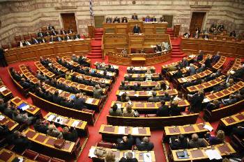 Από τη χτεσινή συζήτηση στη Βουλή